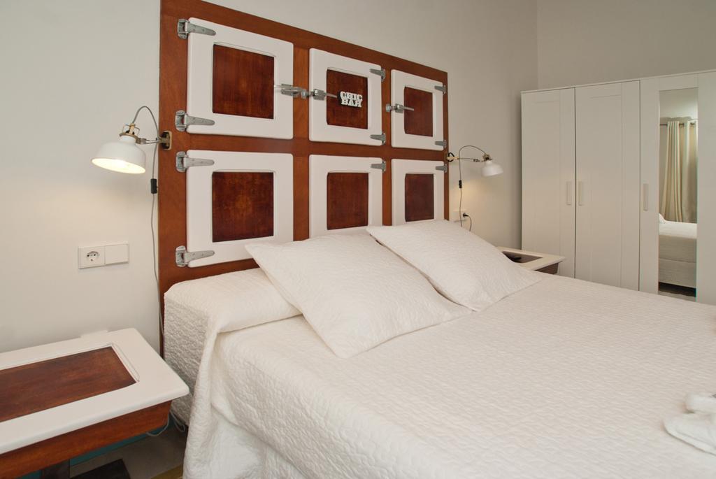 Hotel Hostal Chic Sant Feliu de Guixols Room photo