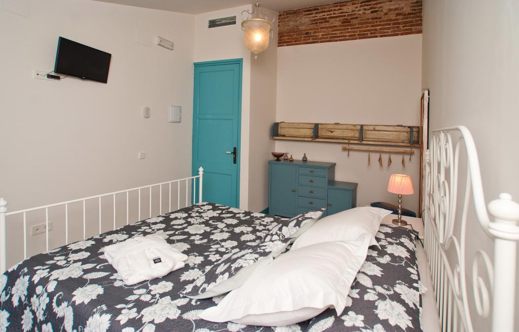 Hotel Hostal Chic Sant Feliu de Guixols Room photo