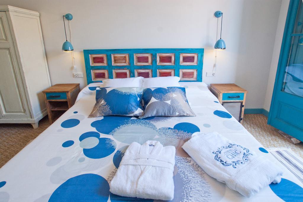 Hotel Hostal Chic Sant Feliu de Guixols Room photo